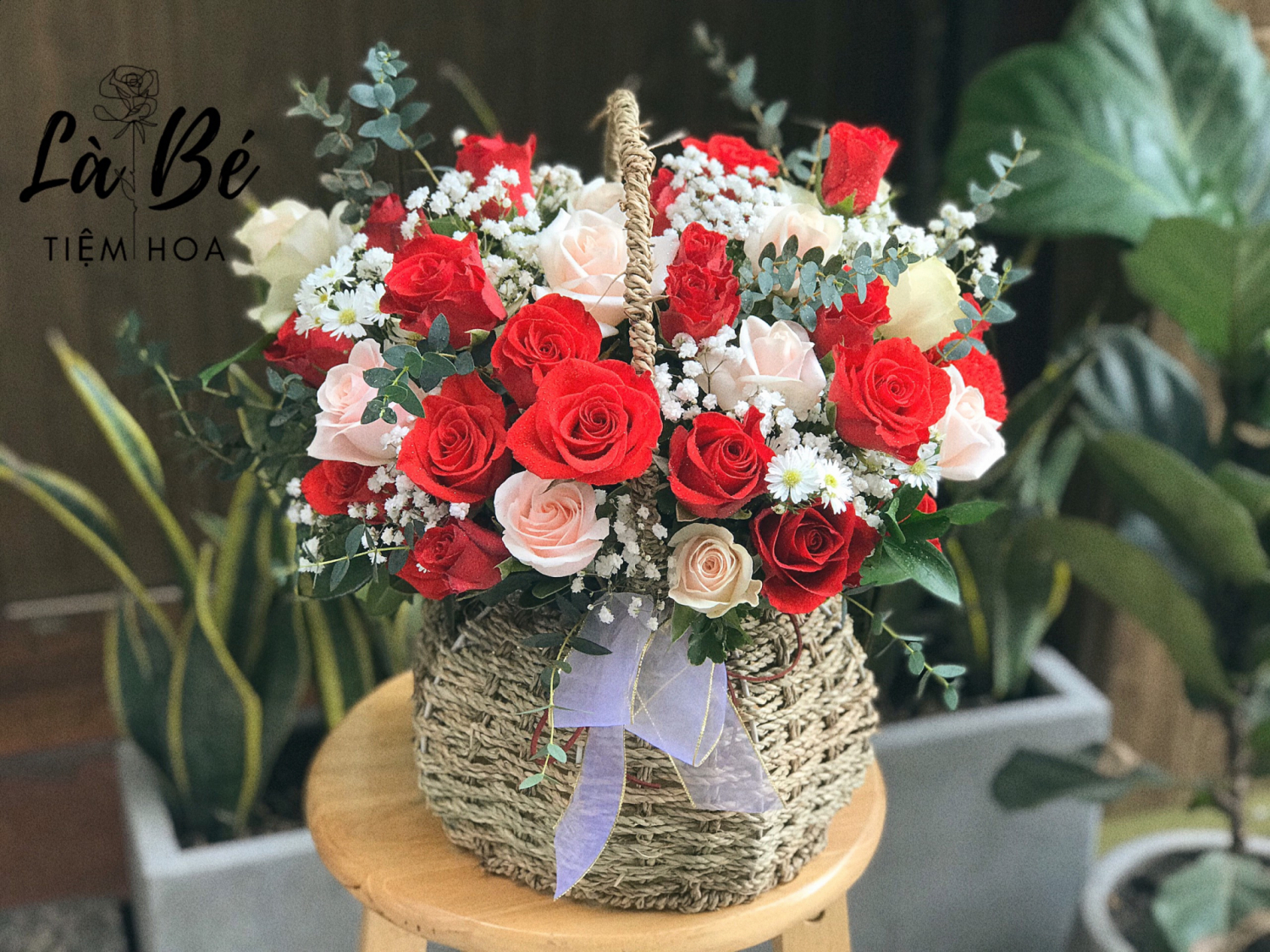 Giỏ Hoa Tặng Sinh Nhật - LB00119 - labe.vn